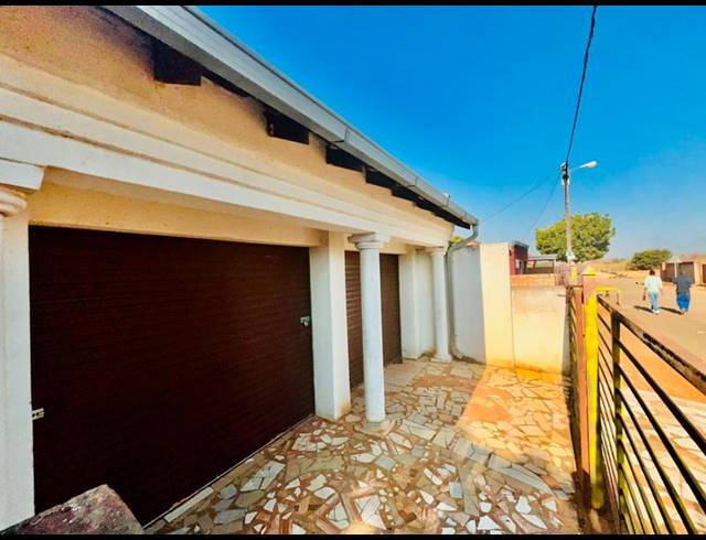 3 BEDROOM HOUSE FOR SALE IN SOSHANGUVE XX